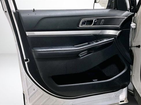 Used 2016 Ford Explorer XLT w/ Equipment Group 202A image 20