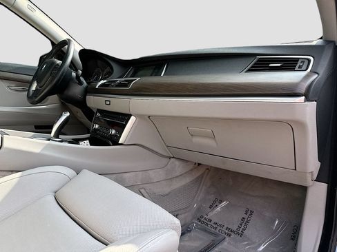 Used 2012 BMW 550i Gran Turismo xDrive AWD/4WD image 30