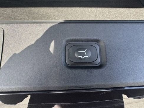 New 2025 Ford Expedition Max Active image 9