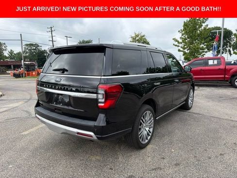 Used 2023 Ford Expedition Platinum AWD/4WD image 5