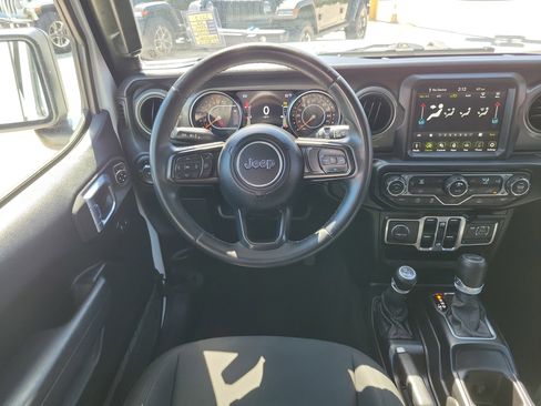 Used 2022 Jeep Wrangler Unlimited Sport image 11