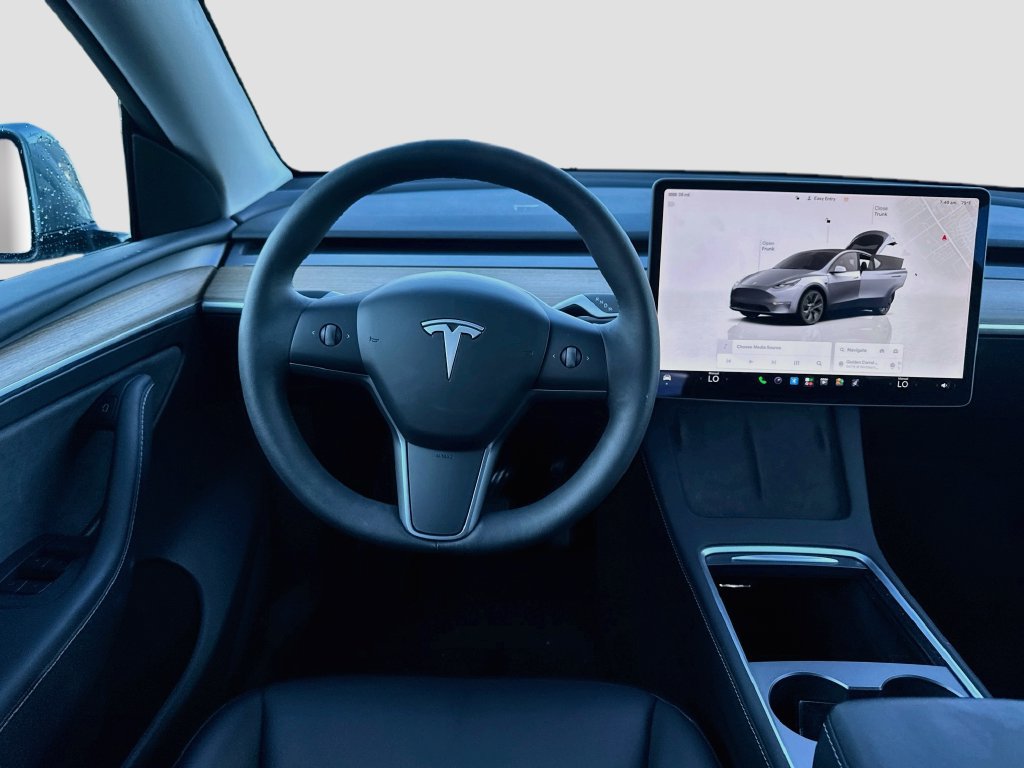Used 2025 Tesla Model Y Long Range RWD image 22