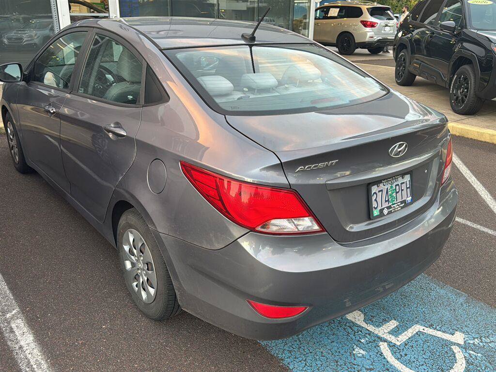 Used 2017 Hyundai Accent SE FWD image 3
