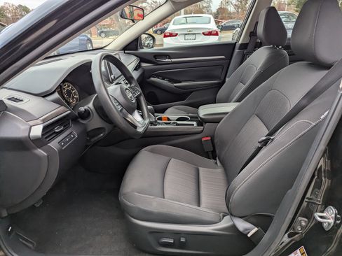 Used 2023 Nissan Altima 2.5 SV image 13