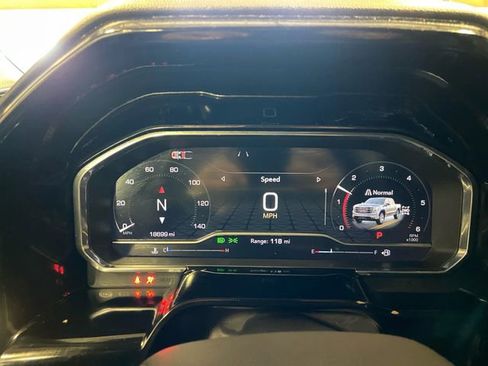 Used 2024 GMC Sierra 1500 SLT w/ SLT Premium Plus Package image 17