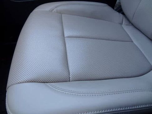 Used 2023 Ford Expedition XLT image 36