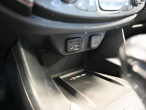 Used 2022 Chevrolet Traverse RS image 22