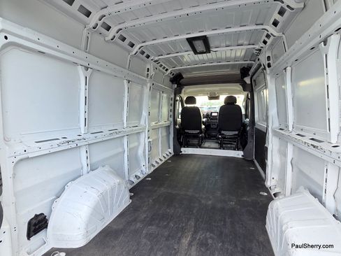 Used 2025 RAM ProMaster 2500 w/ Convenience Group FWD image 15