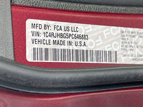 Used 2023 Jeep Grand Cherokee Limited w/ Trailer Tow Prep Group (B) AWD/4WD image 31