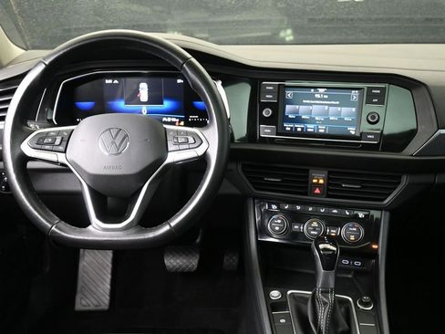 Used 2023 Volkswagen Jetta SE w/ Panoramic Sunroof Package FWD image 11