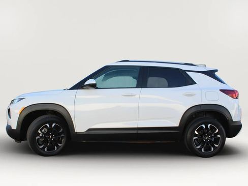 Used 2023 Chevrolet TrailBlazer LT w/ Convenience Package image 2