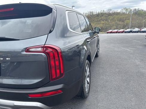 Used 2022 Kia Telluride S image 6