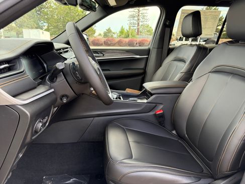 New 2026 Jeep Grand Cherokee Limited AWD/4WD image 13