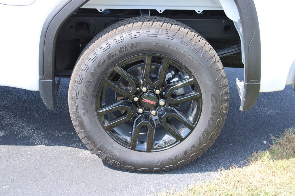 Used 2026 GMC Sierra 1500 Elevation w/ Elevation Select Package AWD/4WD image 9