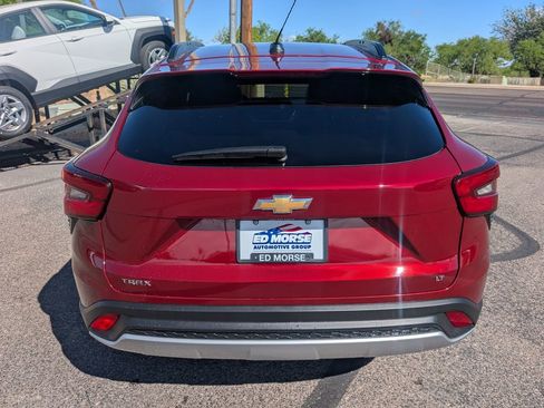Used 2025 Chevrolet Trax LT FWD image 4