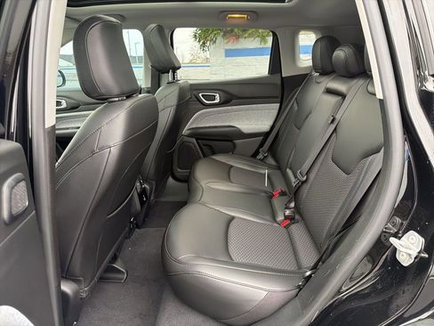 Used 2022 Jeep Compass Latitude w/ Sun and Sound Group image 20