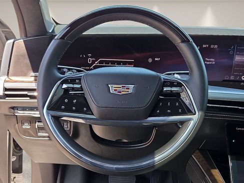 Used 2025 Cadillac Escalade Sport Platinum w/ LPO, ONYX Package AWD/4WD image 13