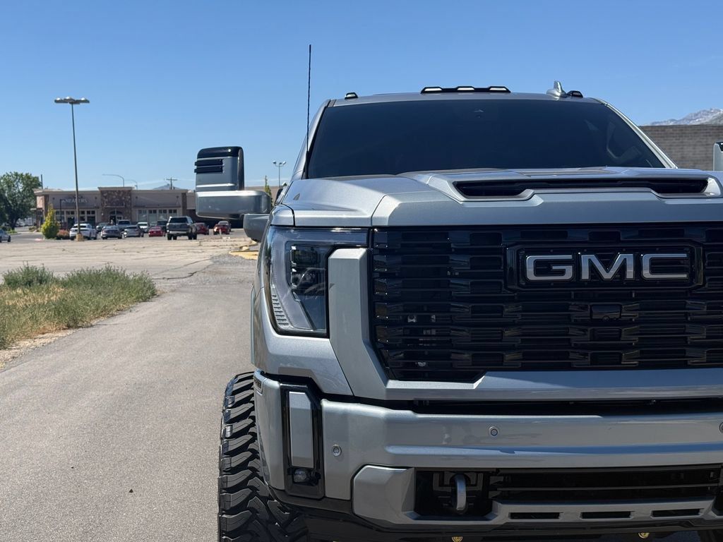 Used 2026 GMC Sierra 3500 Denali Ultimate AWD/4WD image 4