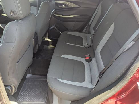 Used 2025 Chevrolet TrailBlazer LT AWD/4WD image 16