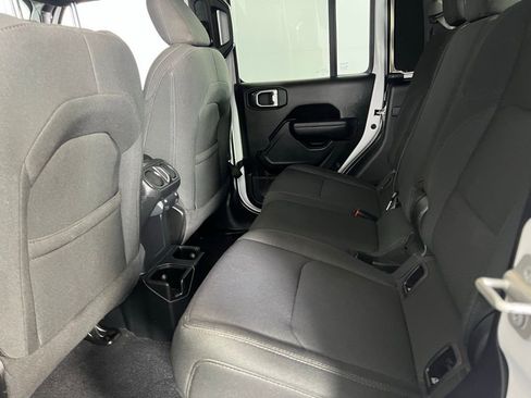 Used 2023 Jeep Gladiator Sport AWD/4WD image 25