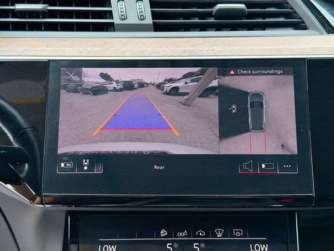 Used 2019 Audi e-tron Prestige image 34