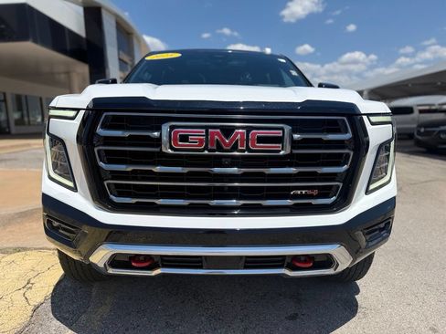 Used 2025 GMC Yukon AT4 w/ AT4 Premium Plus Package AWD/4WD image 2