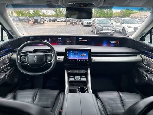 Used 2024 Lincoln Nautilus Reserve w/ Equipment Group 203A AWD/4WD image 17