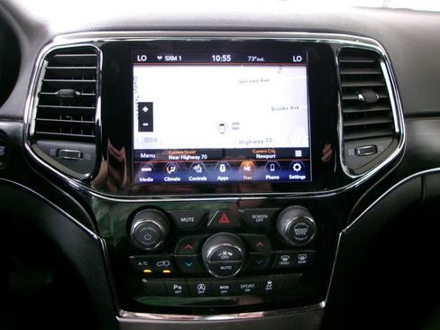 Used 2019 Jeep Grand Cherokee Limited image 17