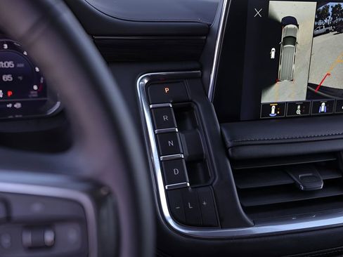 Used 2024 Chevrolet Suburban Z71 w/ Z71 Off-Road Package image 20