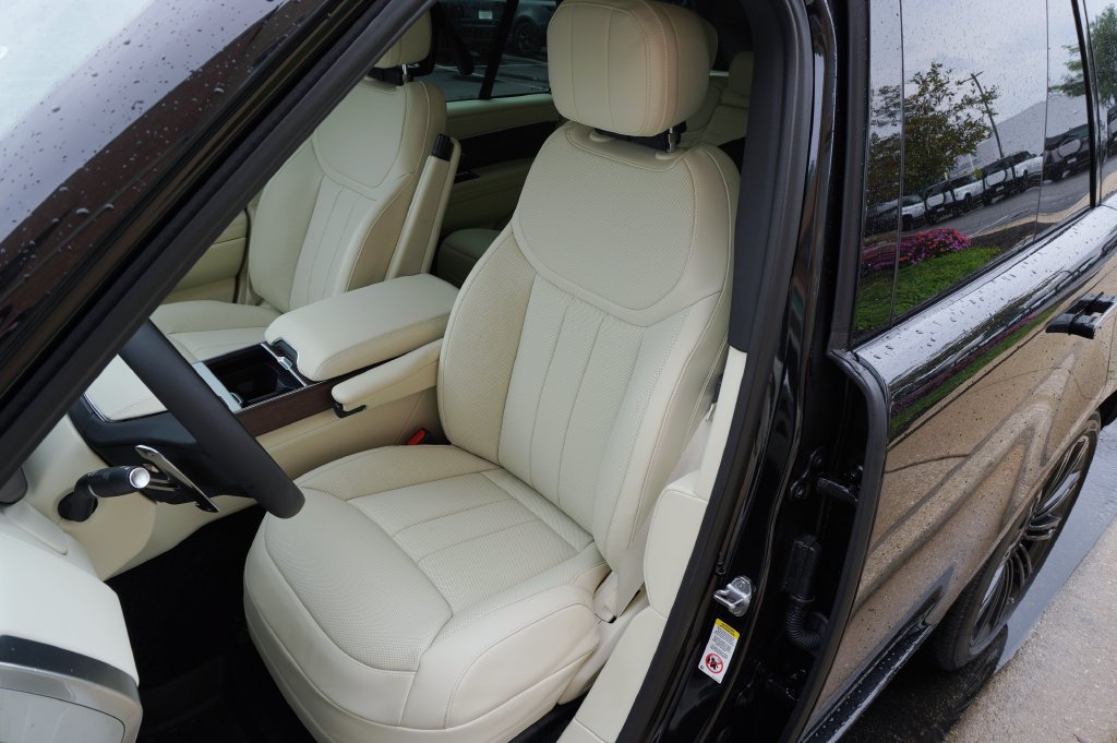 New 2026 Land Rover Range Rover SE AWD/4WD image 13