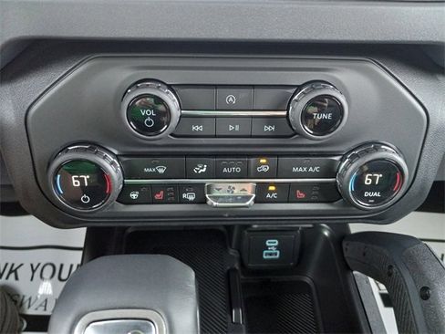 New 2025 Ford Bronco Badlands image 22