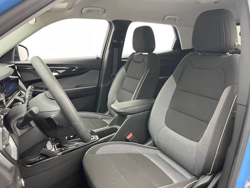 Used 2024 Chevrolet TrailBlazer LS w/ LS Convenience Package FWD image 16