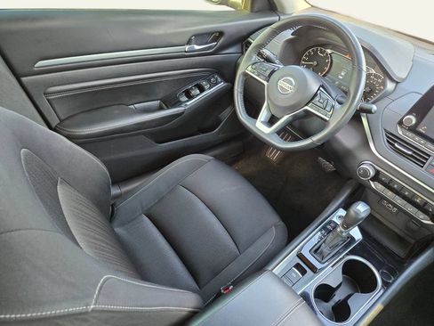 Used 2022 Nissan Altima 2.5 SV w/ SV Premium Package FWD image 48