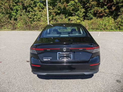 Used 2024 Honda Accord EX image 5