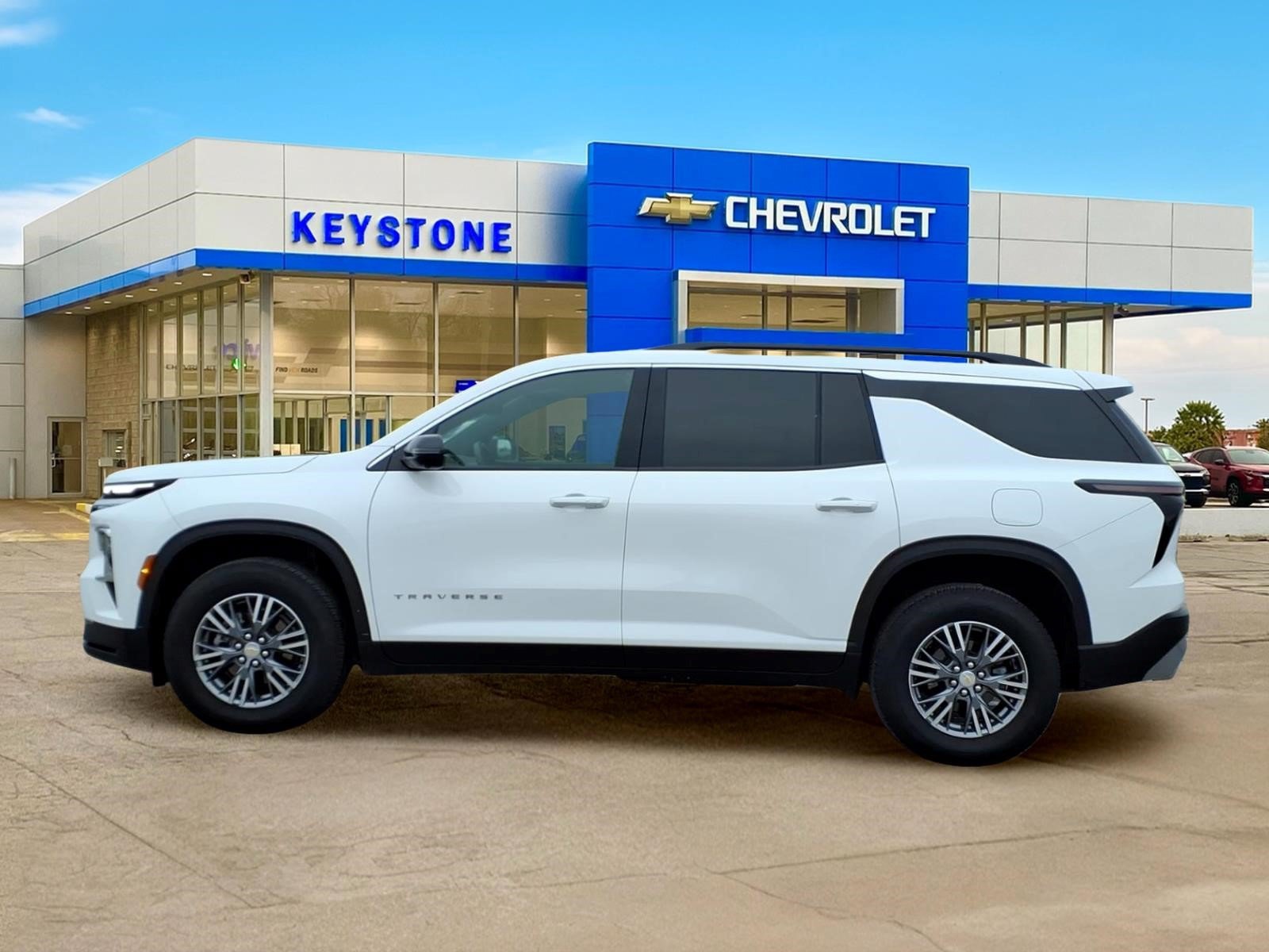 Used 2026 Chevrolet Traverse LT w/ Driver Confidence Package FWD image 4