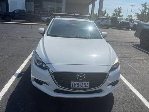 Used 2018 MAZDA MAZDA3 Touring FWD image 3