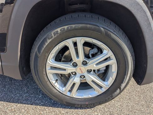 Used 2019 GMC Terrain SLE w/ Driver Convenience Package image 11