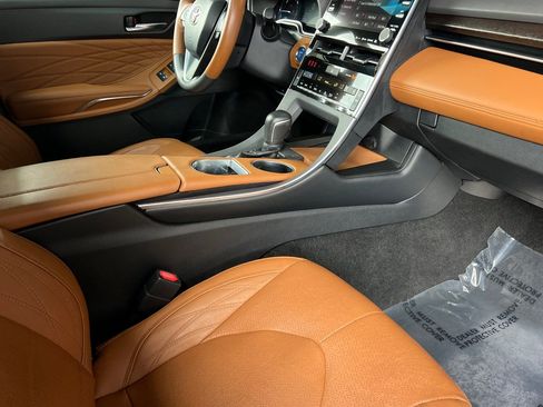 Certified 2020 Toyota Avalon Limited image 19