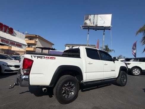 Used 2017 Toyota Tacoma TRD Off-Road w/ Tow Package (A/T) AWD/4WD image 2
