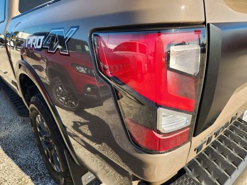 Used 2024 Nissan Titan PRO-4X w/ Pro-4x Convenience Package AWD/4WD image 7