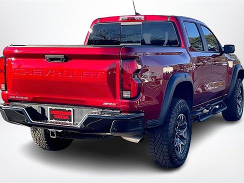 Used 2024 Chevrolet Colorado ZR2 w/ ZR2 Convenience Package III image 13