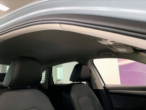 Used 2025 Volkswagen Jetta SE image 28