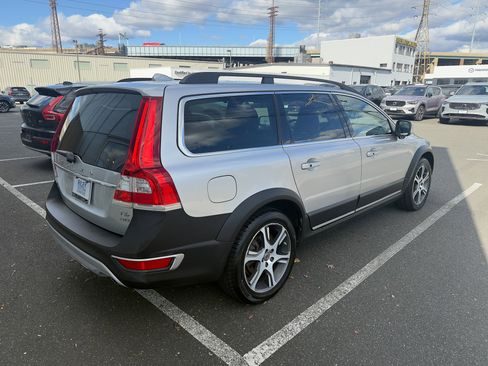 Used 2015 Volvo XC70 T6 image 9
