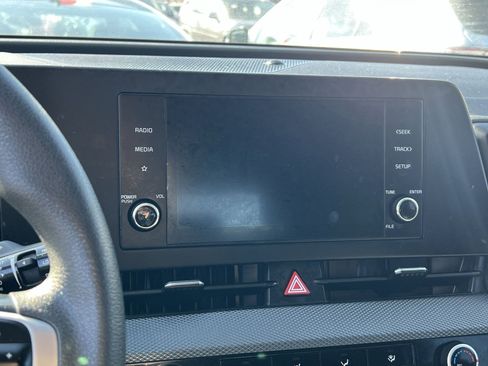 Used 2024 Kia Sportage LX image 16