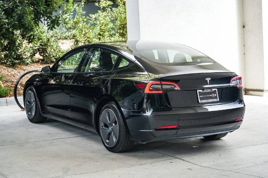 Used 2023 Tesla Model 3 Standard Range RWD image 4
