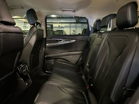 Used 2023 Lincoln Nautilus FWD image 22
