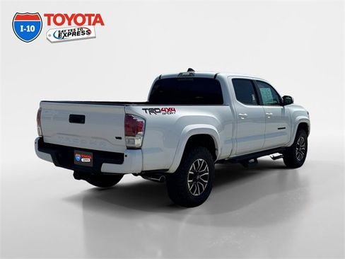 Used 2022 Toyota Tacoma TRD Sport image 5