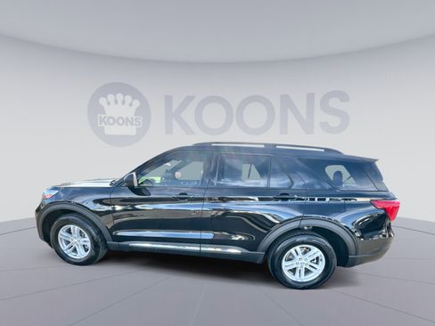 Used 2023 Ford Explorer XLT w/ Equipment Group 202A image 2