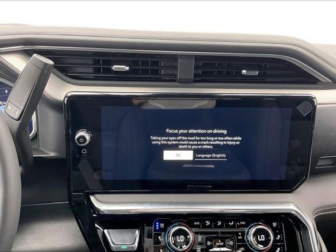 New 2026 GMC Sierra 2500 Denali w/ Denali Reserve Package AWD/4WD image 7