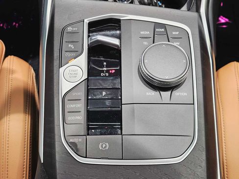 Used 2023 BMW 330i xDrive Sedan w/ Premium Package image 18